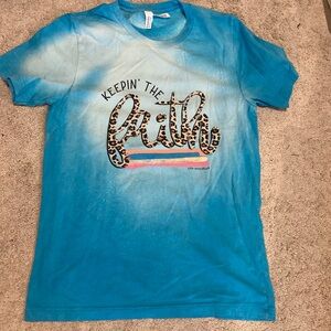“Keepin’ the faith” T-shirt - size medium